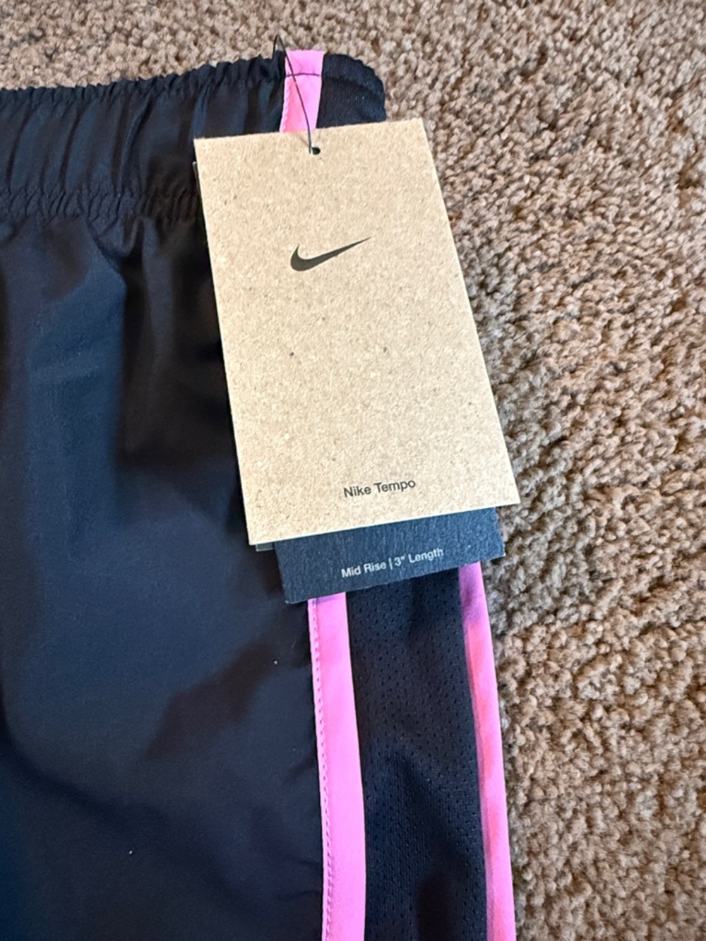 Nike Women’s Black Athletic Shorts with Pink Piping Size XL NWT - Picture 2 of 4